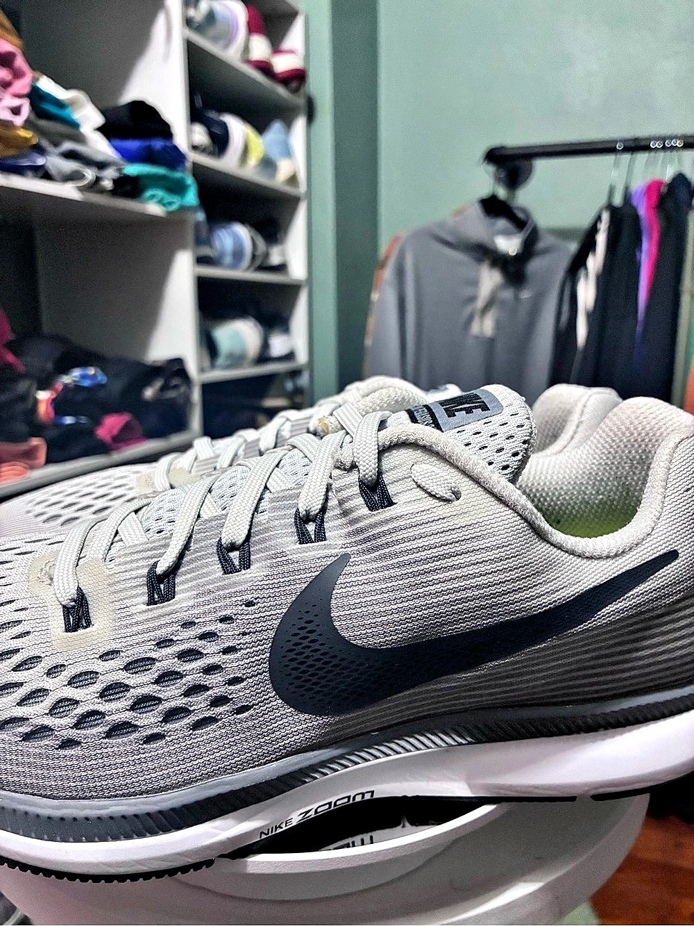 Nike Zoom Pegasus 35 women’s Athletic Shoes Gray & Black US 9.5